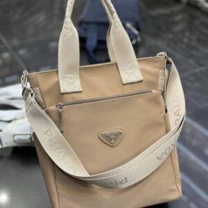 Женская сумка Prada